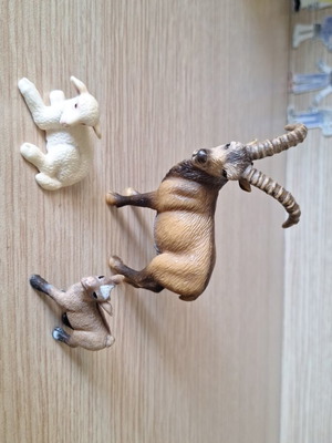 Schleich Ruminants collectible figure set of 3