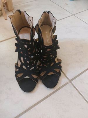 Black sandals like new, size 37