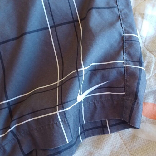 Nike men's shorts like new, tennis style with drawstring and pockets