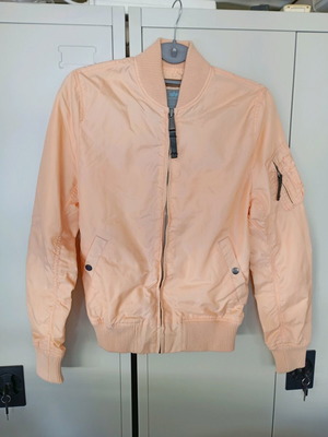 Яке Alpha Industries кайсиево като ново, размер M