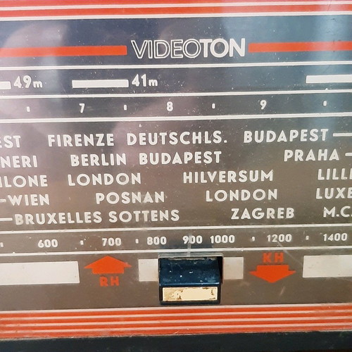 Videoton RA 2103 vintage radio used with tubes