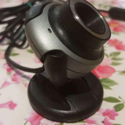 Pack of 2 used webcams Microsoft LifeCam VX-3000 and Logitech QuickCam