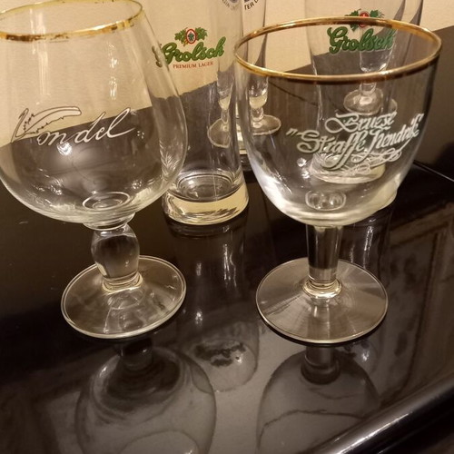 Collectible glasses from famous Belgian beer houses like new