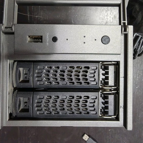 NetGear ReadyNAS Model RND-2B used, 2 HDD bays, Gigabit Ethernet