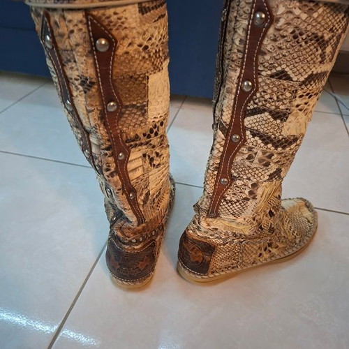 Hector Riccione women's leather boots size 40 like new, beige and brown
