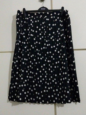 Pleated polka dot black skirt No 3XL like new