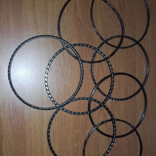 Black bangle bracelets like new, pack of 8