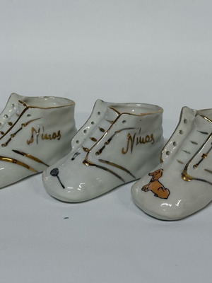 Vintage porcelain decorative shoes set of 6 like new