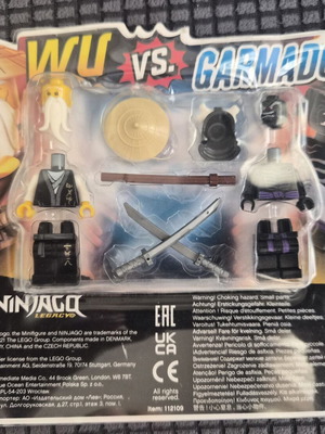 LEGO Ninjago Legacy set Wu vs. Garmadon