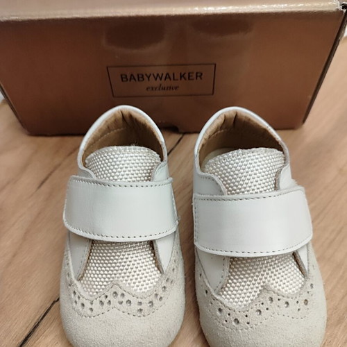 Babywalker baby shoes size 18, unused