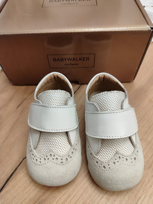 Babywalker baby shoes size 18, unused