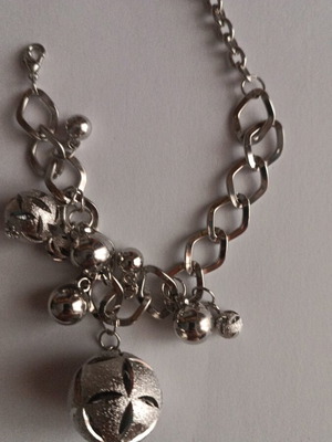 Αλυσίδα για το χέρι με ασημί charms καινούργια