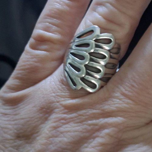 Silver ring 925, like new, unique and elegant