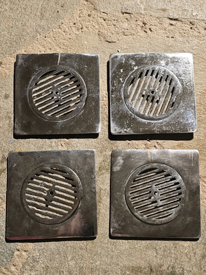 Siphon grates like new, pack of 4, 14x14 cm