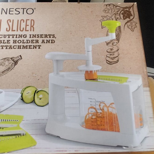 Ernesto Multi Slicer with 4 Cutting Inserts and Juicer
