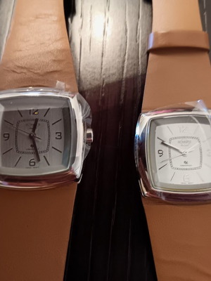 Women's wristwatches new with leather strap, set of 2