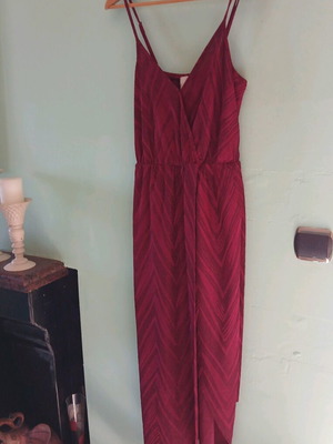 Minkpink cruise dress red burgundy new, size S/M