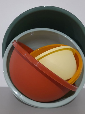 Mixing bowls set of 5 new, BPA free