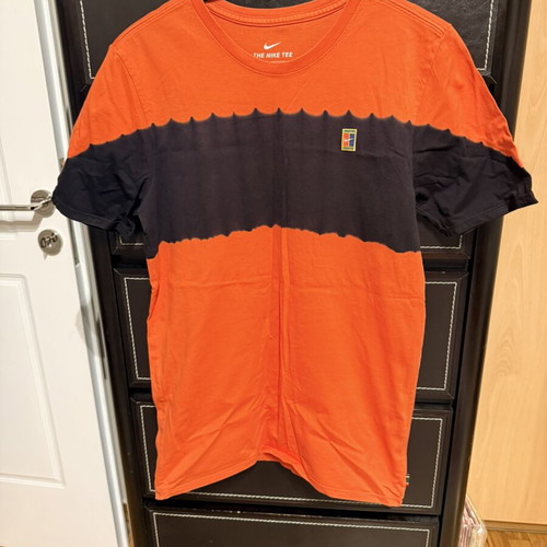 Nike men's T-shirt size S, excellent condition, blue and orange