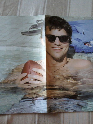 Ashton Kutcher & Andrew Garfield poster like new, size 41.7x27.9