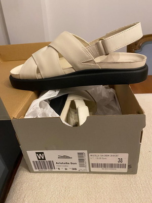 Clarks Aristella Sun sandals size 38 like new beige