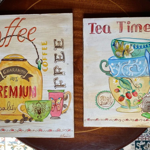 Wooden decorative frames like new, set of two