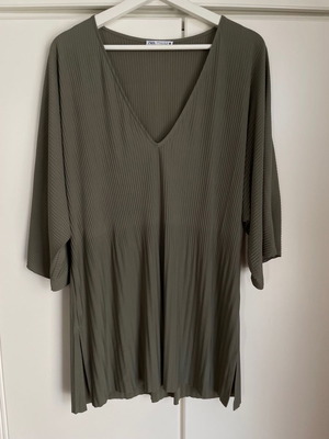 Zara μακριά ριχτή ribbed μπλούζα μεταχειρισμένη, χακί, μέγεθος S