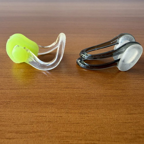 Set of 2 colorful swimming nose clips with case and plastic bag