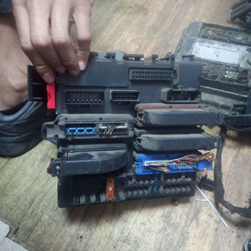 Fuse box for Opel Vectra C 13125485 AX used