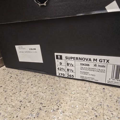 Adidas Supernova 42 2/3 Goretex new running shoes black