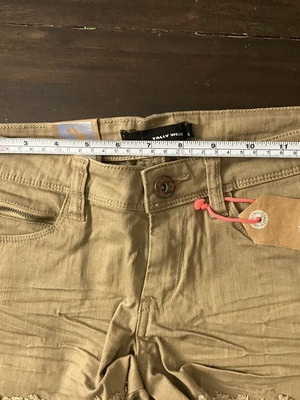 Tally Weijl low-rise shorts with fringes, XS, beige brown
