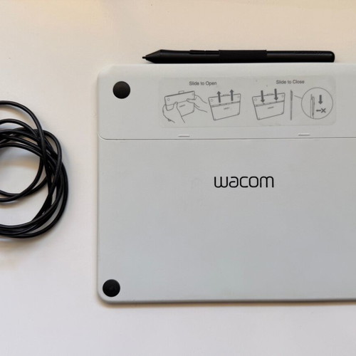 Wacom Intuos Draw Pen S graphic tablet used