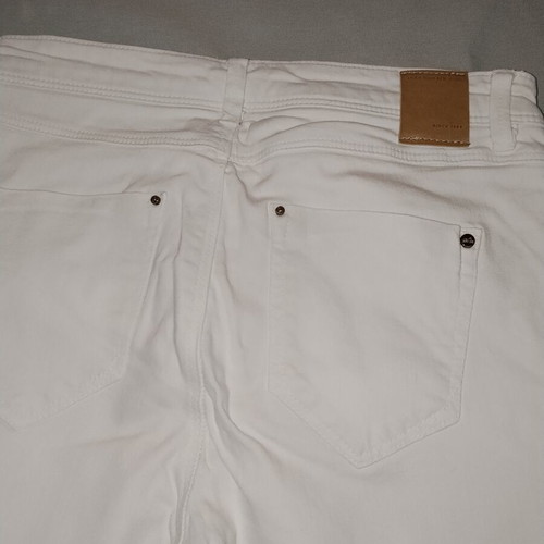 Stradivarius jeans with rips like new, white