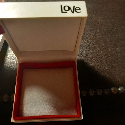 Pinko bracelet box used, 8 cm