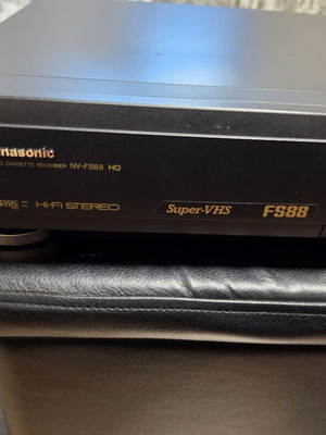 Βίντεο Panasonic NV-FS88 S-VHS σαν καινούργιο με τηλεκοντρόλ