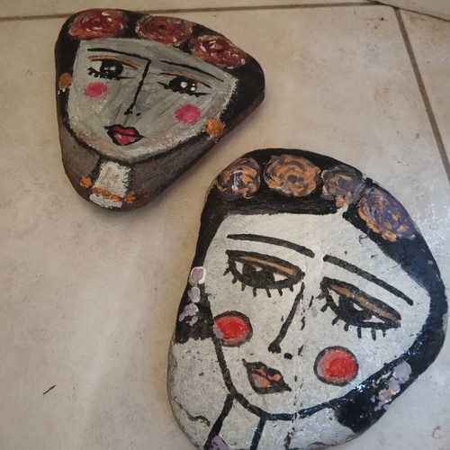 Frida painted stones set of 2 used