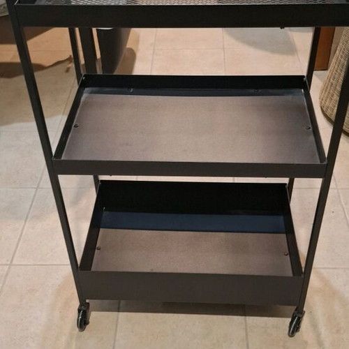 Rolling table like new, ideal for professional use