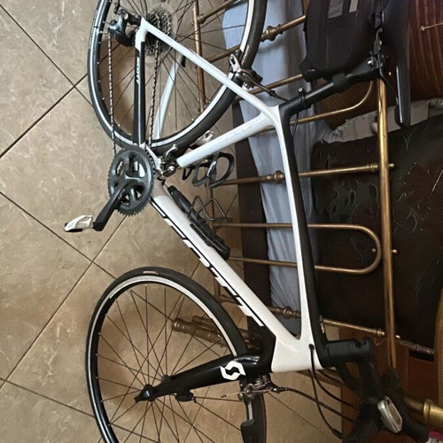 Racing Bicycle new, disc brakes, 700c wheels, men's city bike with gears