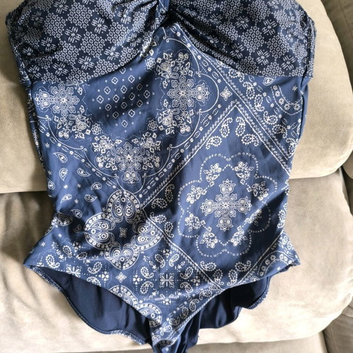 One-piece swimsuit size M like new, white and blue