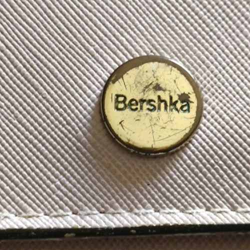 Πορτοφόλι Bershka μεταχειρισμένο, μπεζ