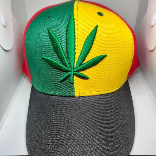 Snapback hat Rasta Reggae with embroidered leaf like new