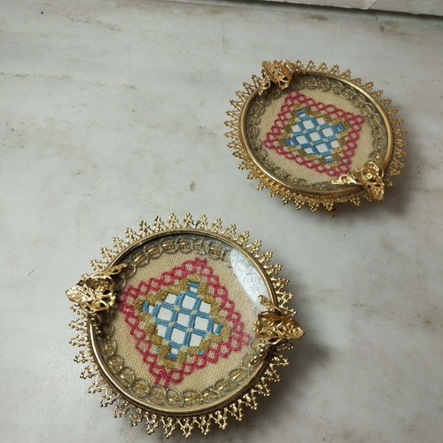 Vintage ashtray set with handmade embroidery like new