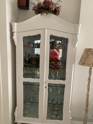 Showcase like new