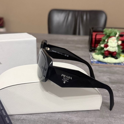 Prada sunglasses black like new