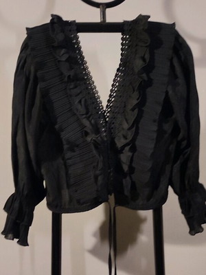 Black Jolio & Co top like new with ruffles and lace details, size S/M