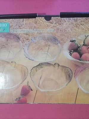 Set of 6 bowls for nuts like new