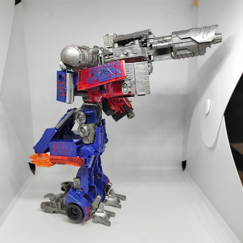 Transformer Optimus Prime collectible figure 18cm like new with box