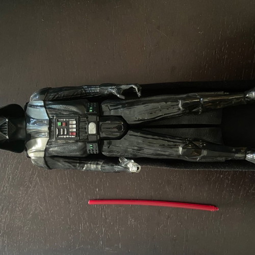 Φιγούρα Darth Vader μεταχειρισμένη, σαν καινούρια χωρίς κουτί