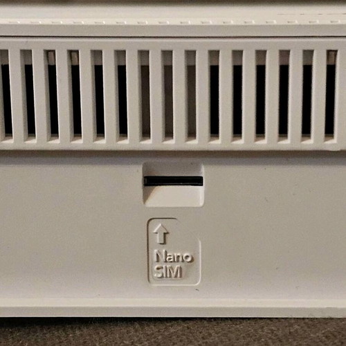 Cudy LT700v 4G+ router like new with sim card slot