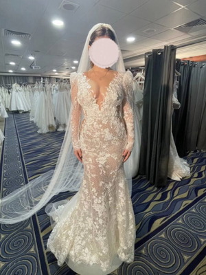Oksana Mukha wedding dress size 12 UK, brand new, with veil